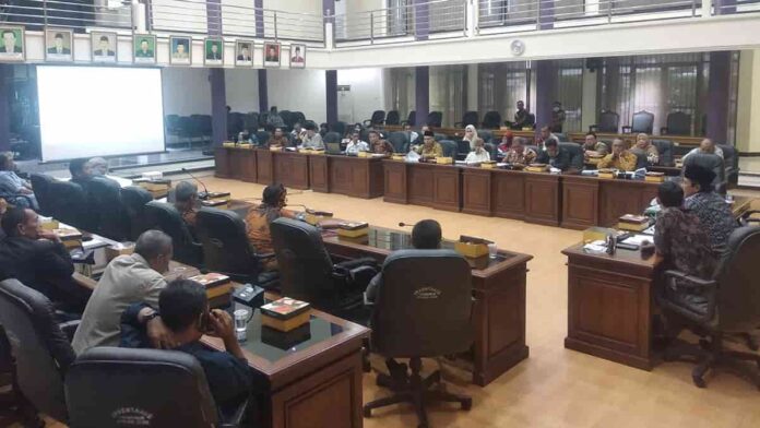 Rapat Banggar DPRD