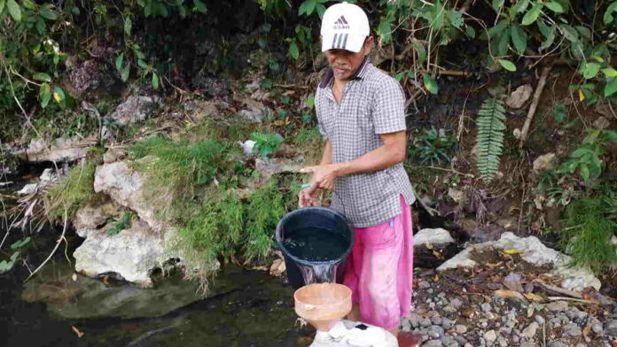 Ratusan Warga 2 Desa di Kecamatan Banjaranyar Ciamis Kesulitan Air Bersih