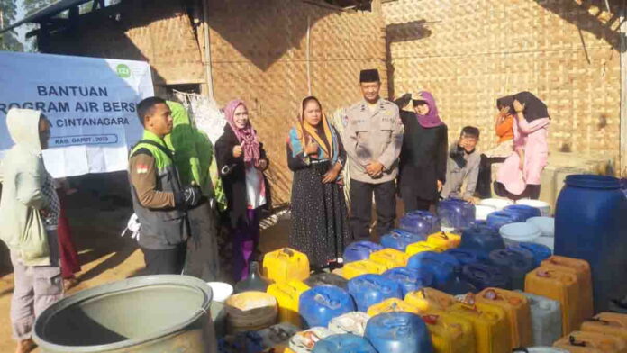 warga tedampak kekeringan