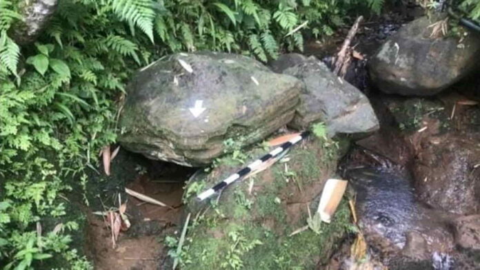 Batu Goong di Bangbayang Ciamis