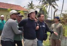 Bule Amerika di Kota Banjar