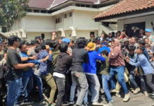 Demo Mahasiswa di Tasikmalaya dalam rangka Hari Tani Nasional