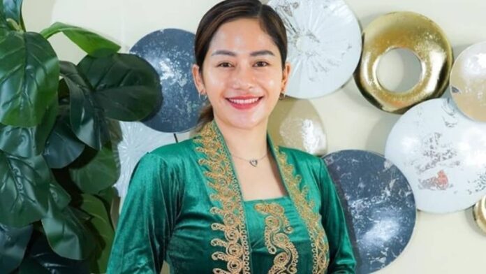 Farida Nurhan Lepas Implan Payudara