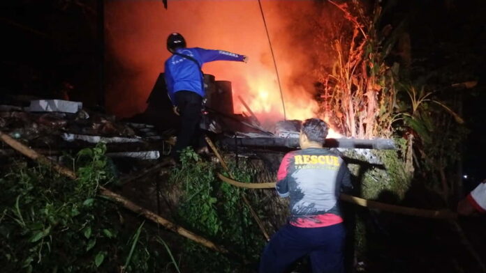 Gudang Barang Bekas di Pamarican Ciamis terbakar