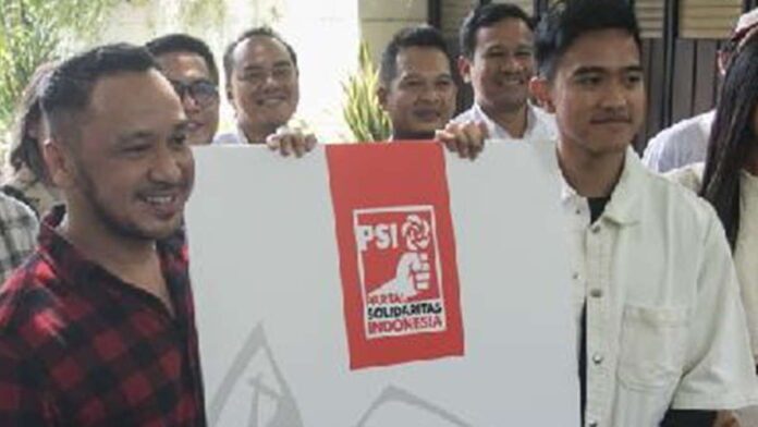 Kaesang Pangarep Resmi Jadi Kader PSI, KTA-nya Diantarkan ke Rumah Jokowi