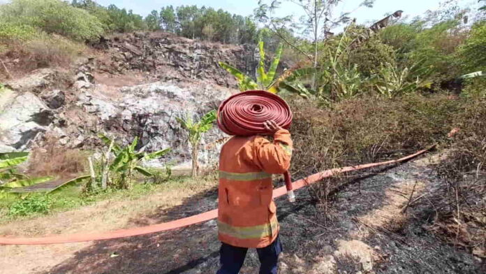 Kebakaran Lahan di Tebing Mandalare Kota Banjar