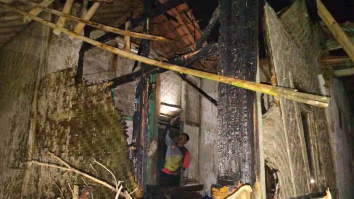 Rumah semi permanen