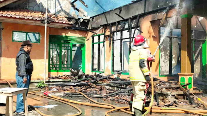 Kebakaran rumah warga Kawasen Ciamis