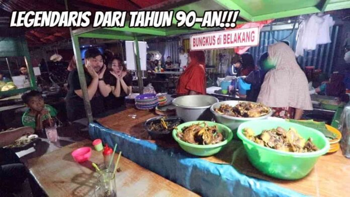 Kedai Makanan Pinggir Jalan di Bekasi