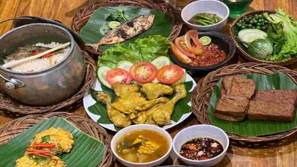 Kedai Makanan Pinggir Jalan di Purwakarta