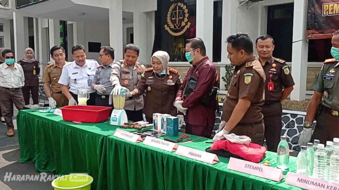 Kejari Ciamis musnahkan barang bukti