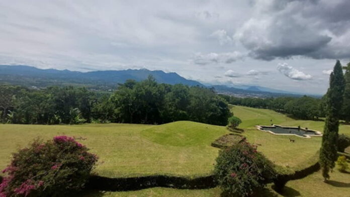 Lapangan Golf Ngamplang Garut