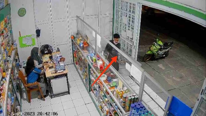 Modus Beli Salep, Seorang Pria Curi Kotak Amal di Apotek Tasikmalaya