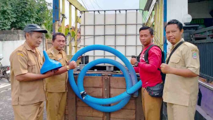 Pemdes Cibadak Ciamis Sumbang Toren untuk Suplai Air Bersih RCS