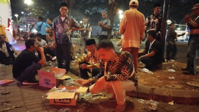 Pendamping Rombongan Penerima SK KHDPK dari Pangandaran