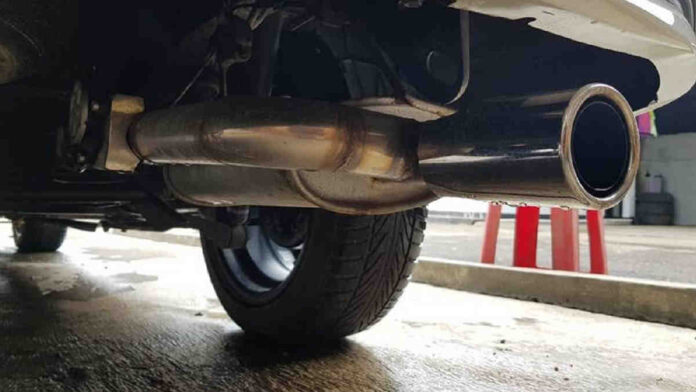 Penyebab Oli Keluar dari Knalpot Mobil