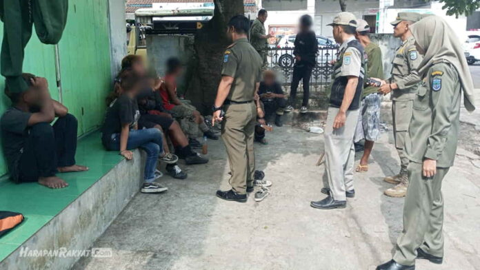 Satpol PP razia anak punk dan gepeng di Kota Banjar