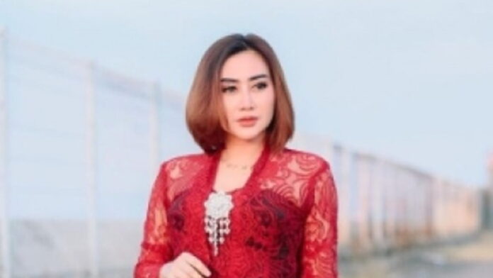 Seleb TikTok Luluk Nuril Dihujat Netizen, Usai Aksi Plexing Sambil Marahi Seorang Siswi