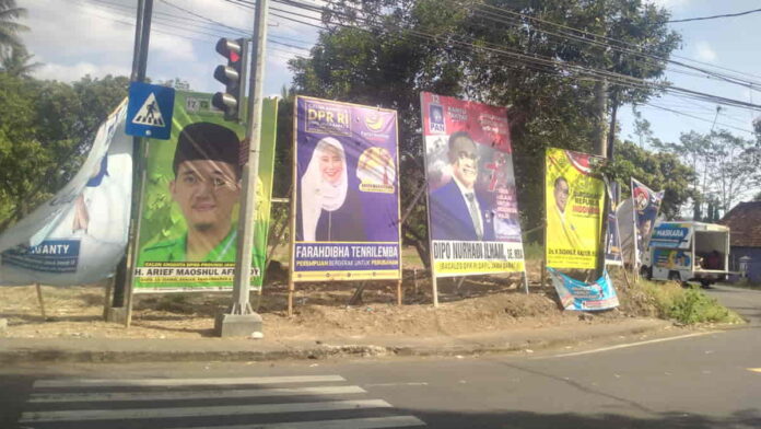 Spanduk Caleg di Kota Banjar