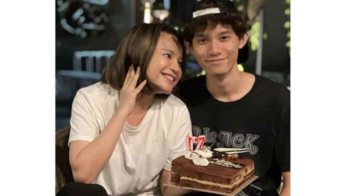 Anak Rossa Ulang Tahun,