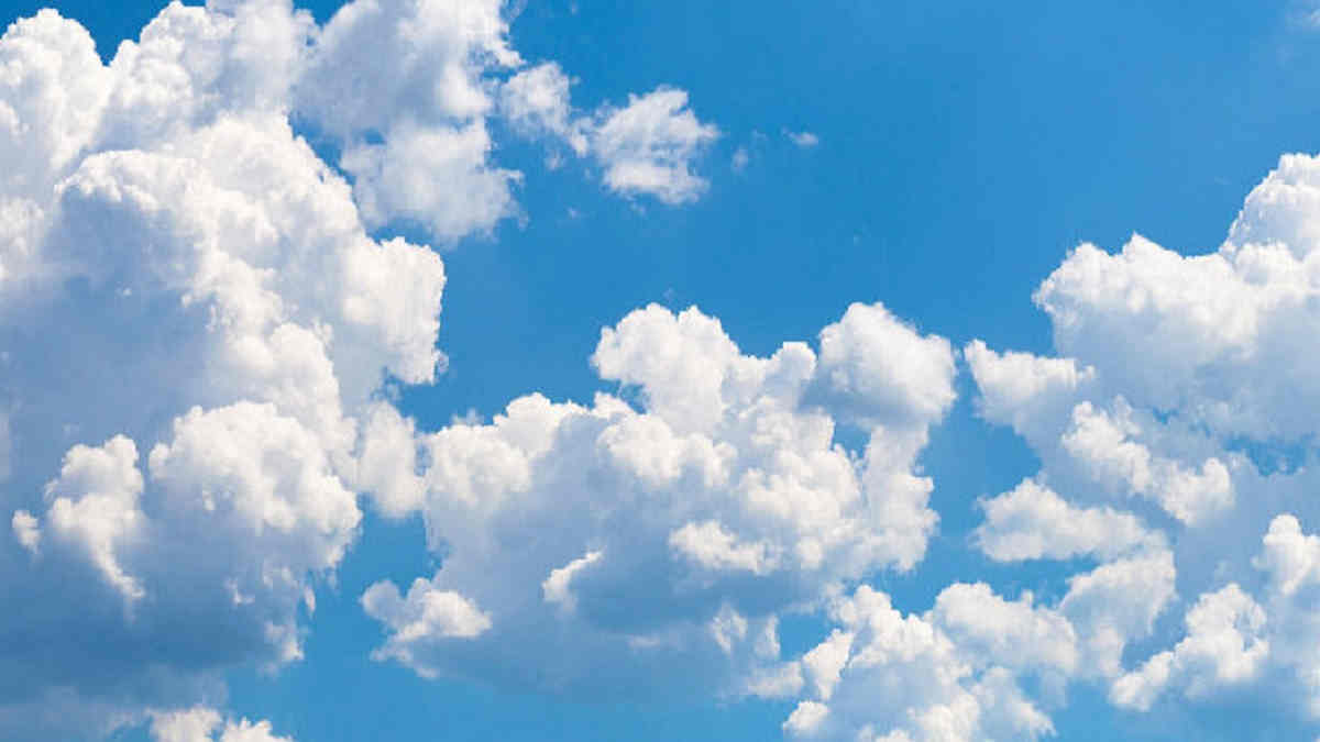 Awan Bisa Melayang Padahal Berat, Ketahui Penyebabnya