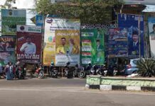 Baliho Caleg dan Bakal Capres