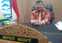 Bupati Garut Rudy Gunawan