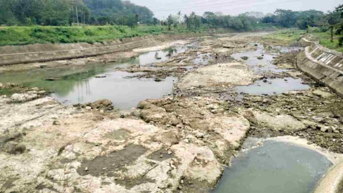 Debit Sungai Citanduy di Kota Banjar Menyusut Gegara Kemarau