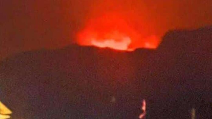 Gunung Papandayan Garut Terbakar, Titik Api Sulit Dijangkau