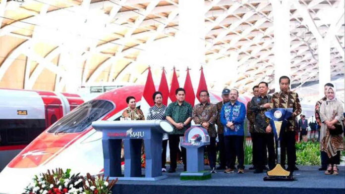 Jokowi Resmikan Operasional Kereta Cepat Jakarta-Bandung Whoosh