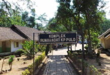 Komplek Rumah Adat Kampung Pulo Garut