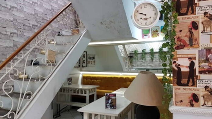 Menume Terrace White Cafe Garut