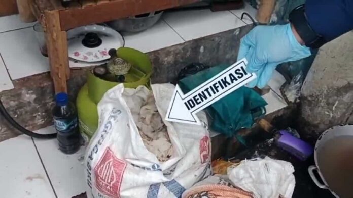 Tewas Keracunan Sate