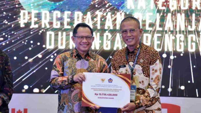 Pemkab Ciamis Raih Penghargaan Insentif Fiskal dari Menteri Keuangan RI
