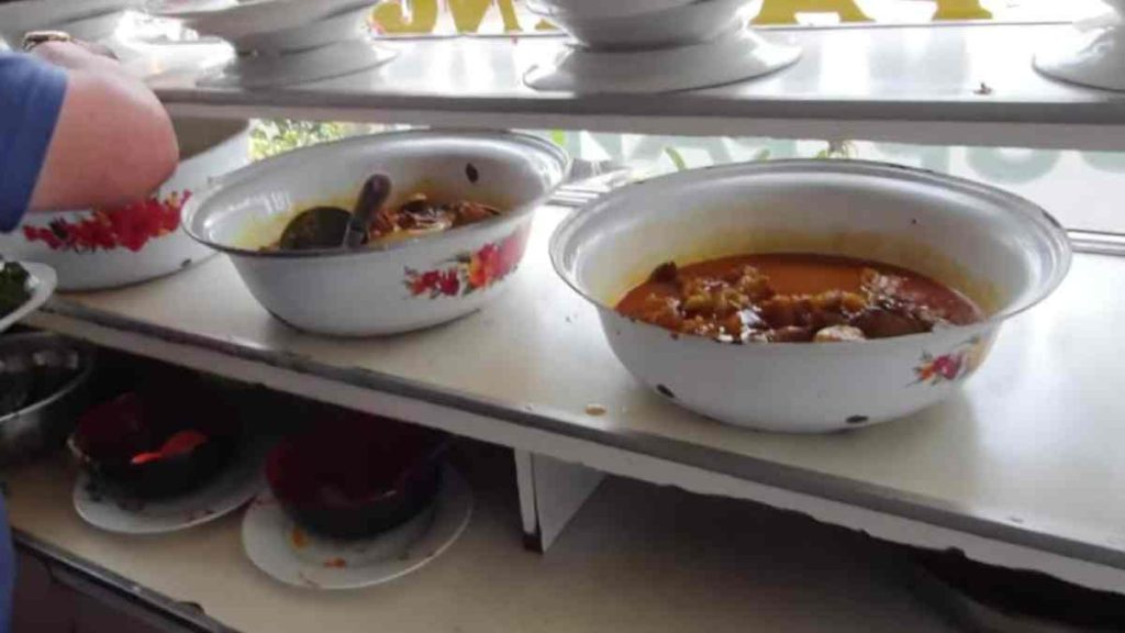 Rumah Makan Padang di Cianjur