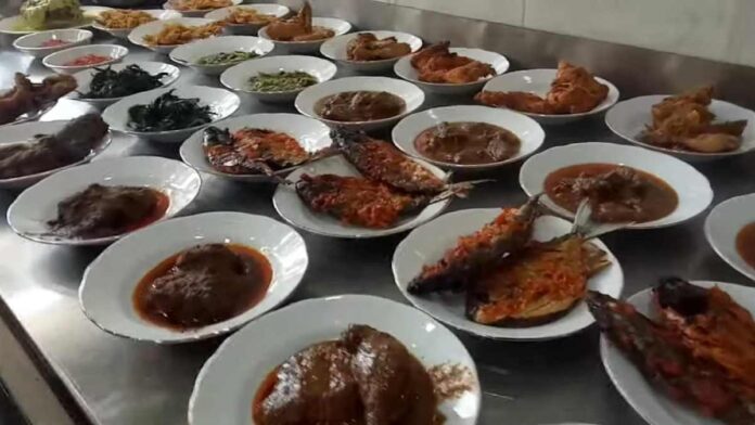 Rumah Makan Padang di Karawang