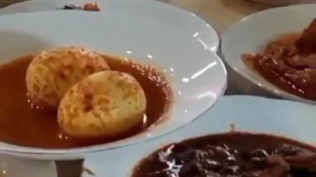 Rumah Makan Padang di Subang