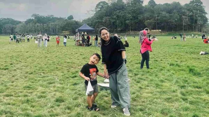 Rumput Hijau di Situ Gede