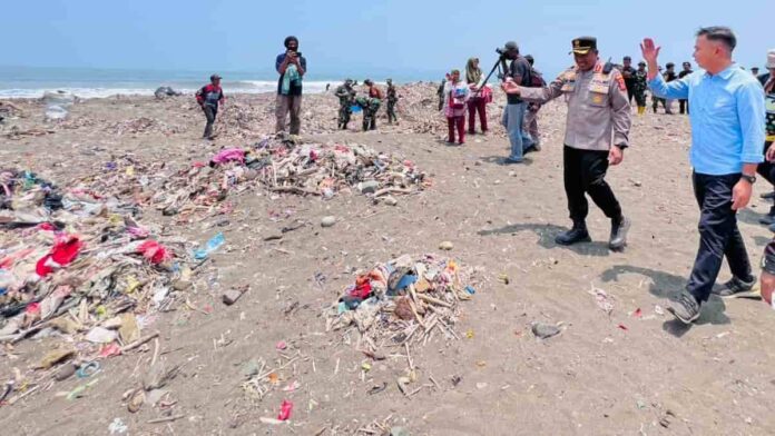 tumpukan sampah