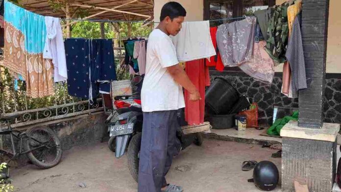 Pencuri motor