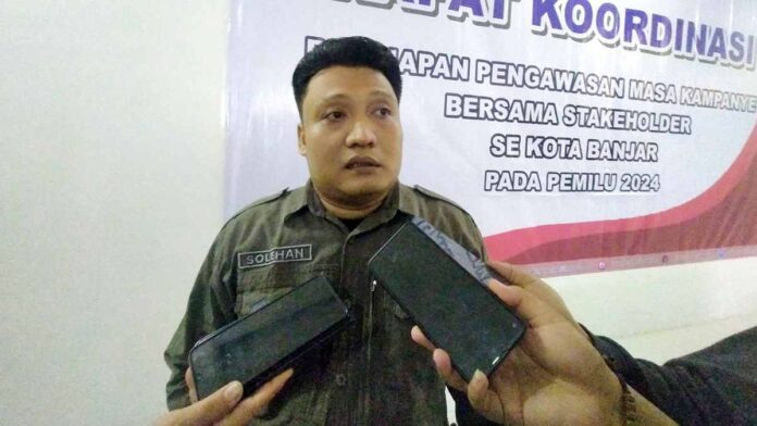 Bawaslu Kota Banjar Larang ASN Like Komen Caleg