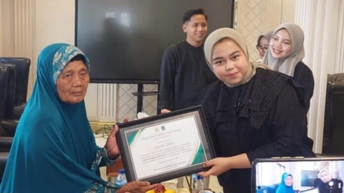 ari pahlawan menurut pegiat sosial perempuan