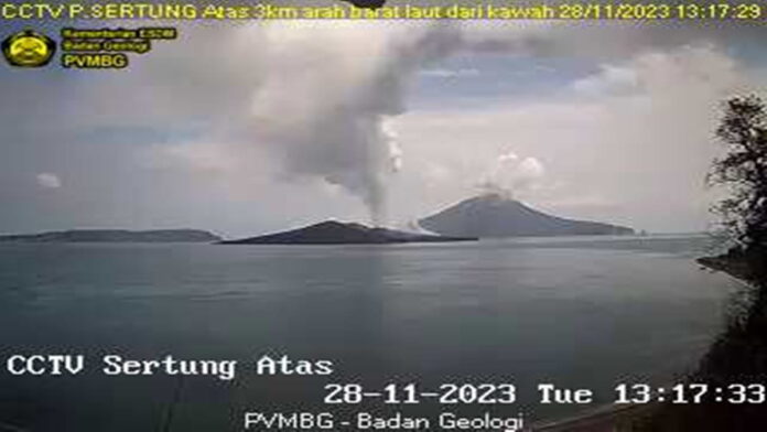 Gunung Anak Krakatau Kembali Erupsi