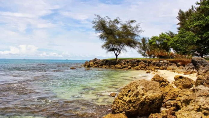 Pantai Carita Pandeglang