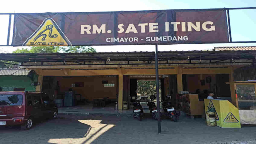Rumah Makan Sunda di Sumedang