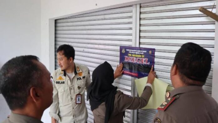 segel warung penjual minuman keras
