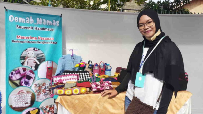 Tas dan Boneka Rajut