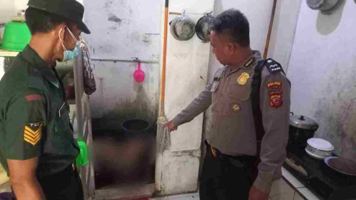 Penemuan mayat membengkak dalam rumah