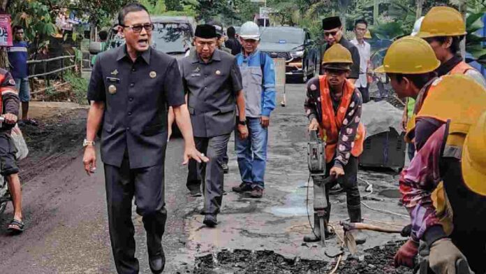 Pengaspalan jalan