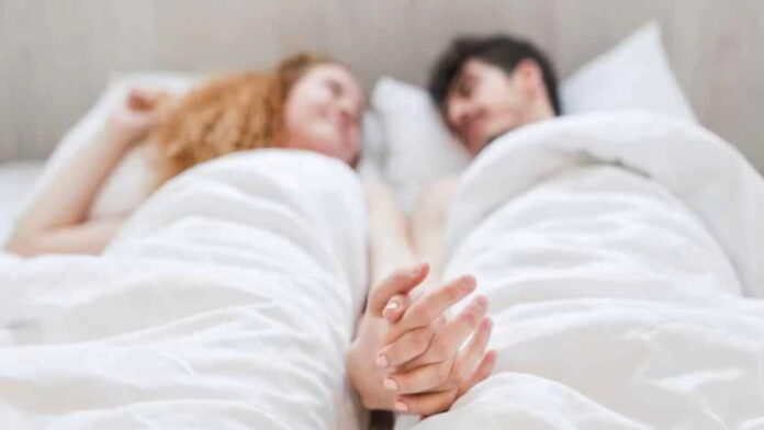 Arti Mimpi Pacar Tidur dengan Wanita Lain di Depan Mata